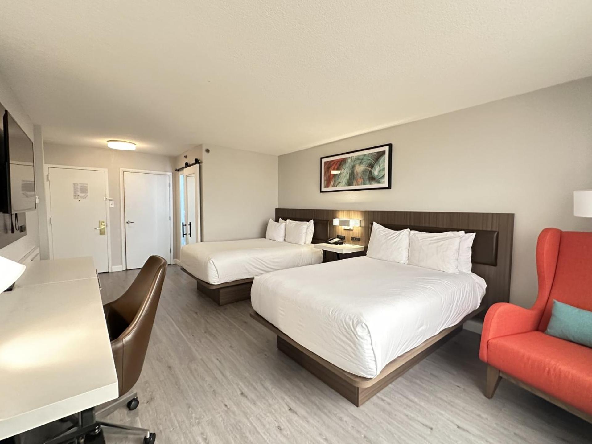Wyndham Garden Norfolk Downtown Hotel Exterior photo